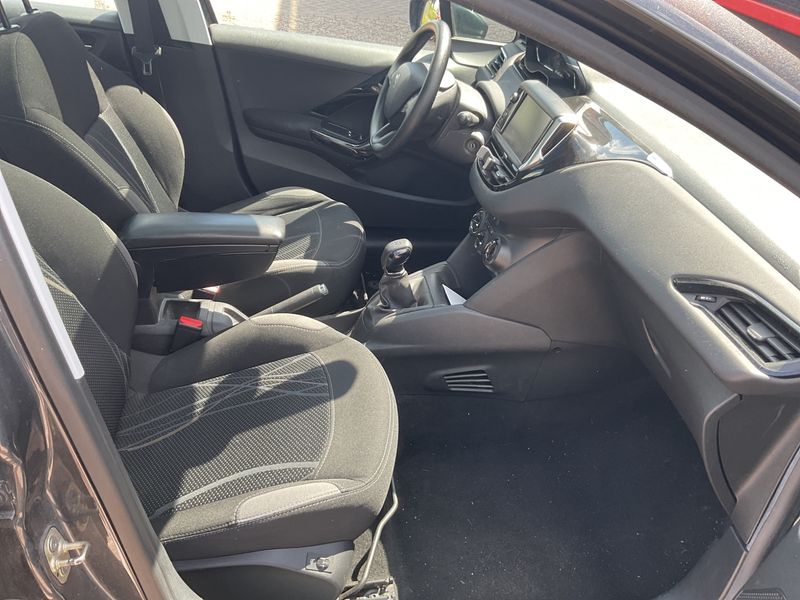 Peugeot 208 1.2 VTi Active 2014 – снимка 3
