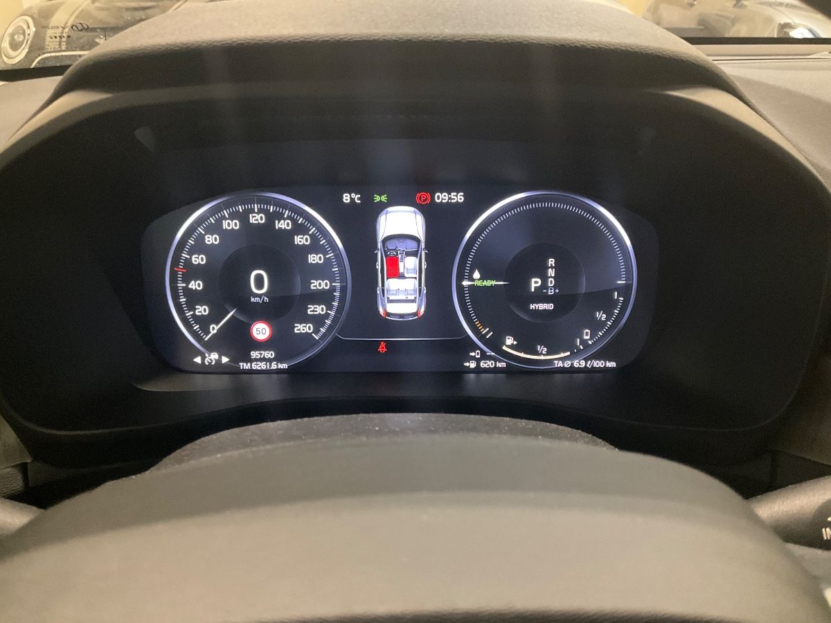 Volvo XC40 2021 — photo 19