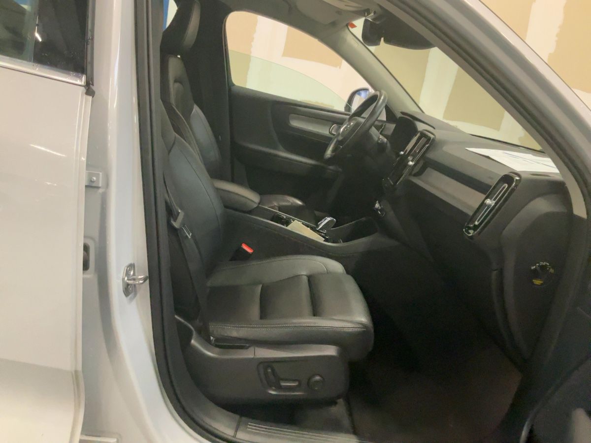 Volvo XC40 2021 — photo 17