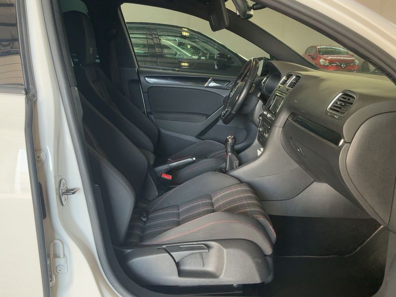 Volkswagen Golf VI 2.0 TSI GTI Edition 35 2011 – снимка 16