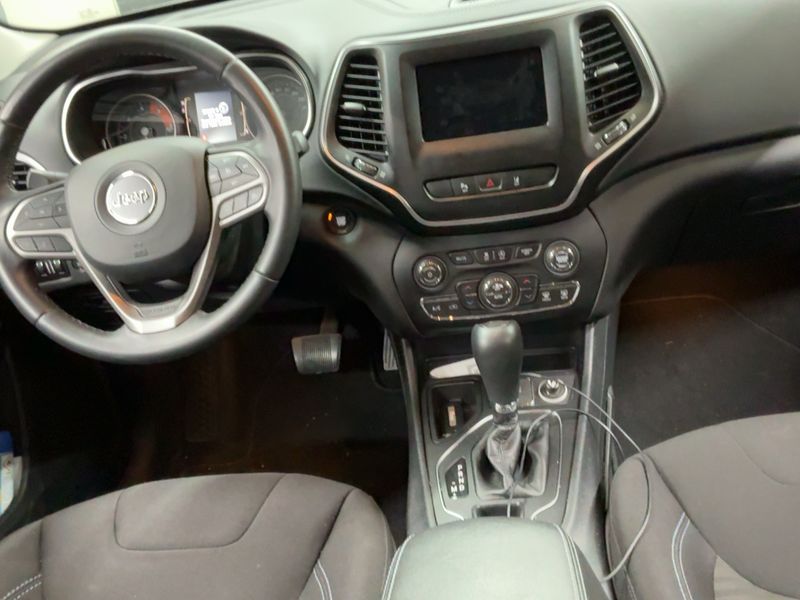 Jeep Cherokee 2.2 M-Jet Longitude 4x2 — zdjęcie 12
