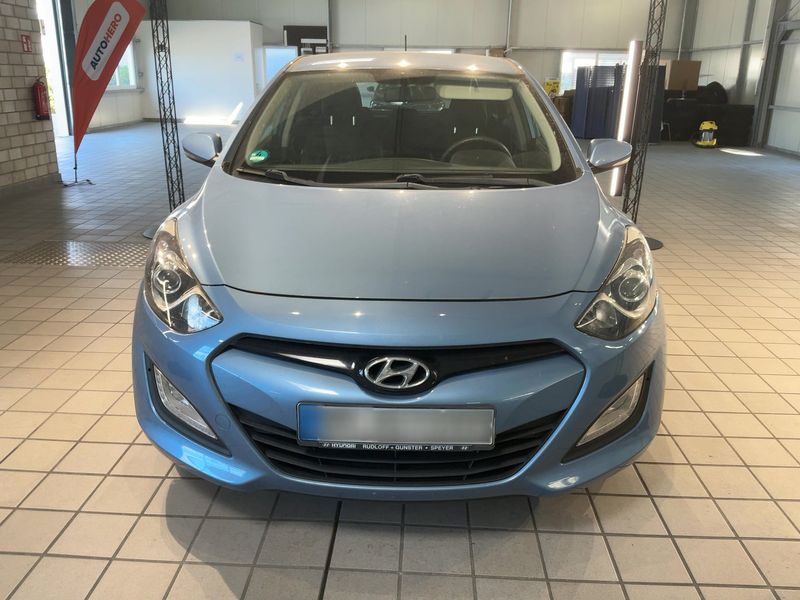 Hyundai i30 1.4 Classic — zdjęcie 9
