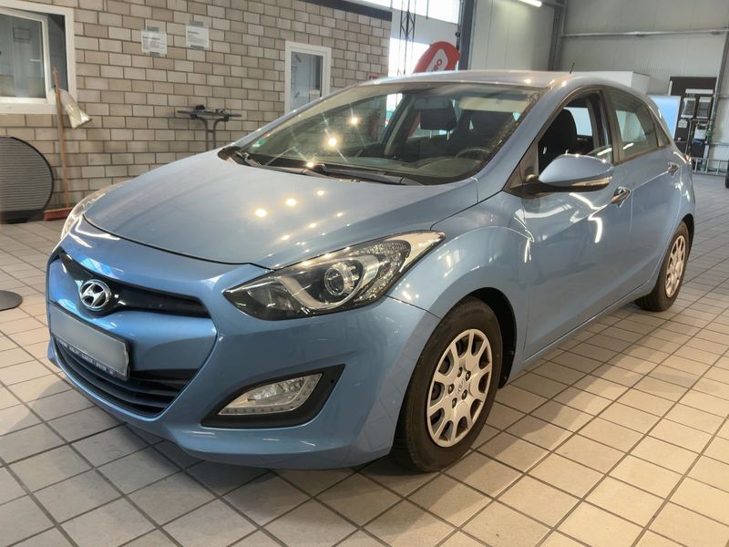 Hyundai i30 1.4 Classic — zdjęcie 2
