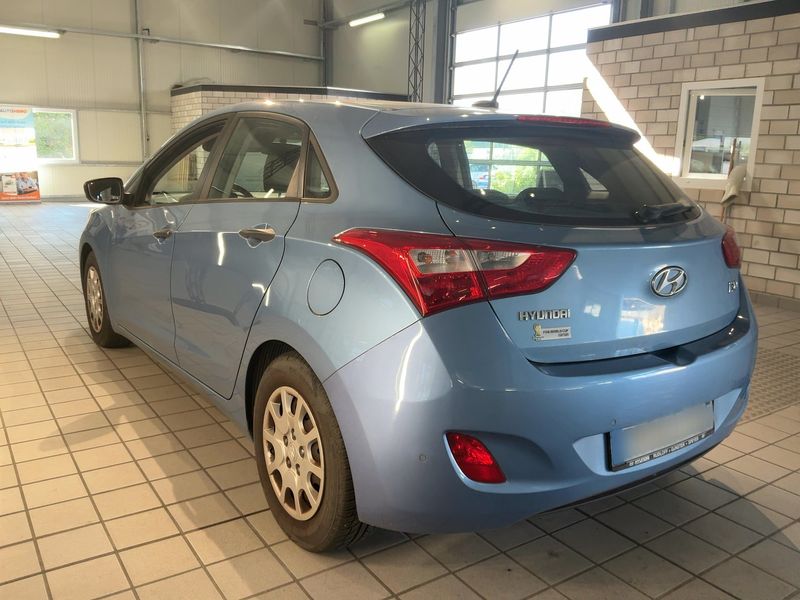 Hyundai i30 1.4 Classic — zdjęcie 3