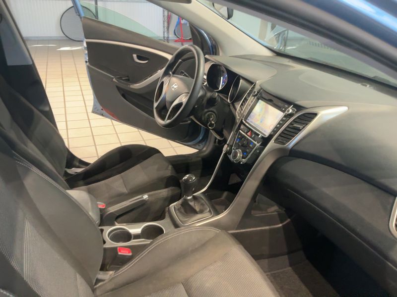 Hyundai i30 1.4 Classic — zdjęcie 11