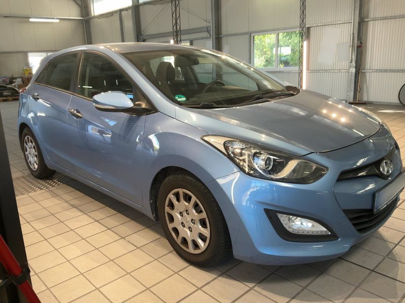 Hyundai i30 1.4 Classic — zdjęcie 8
