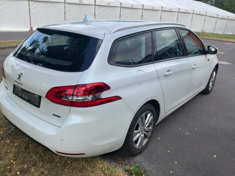 Peugeot 308 1.6 Blue-HDi Active 2016 – снимка 8