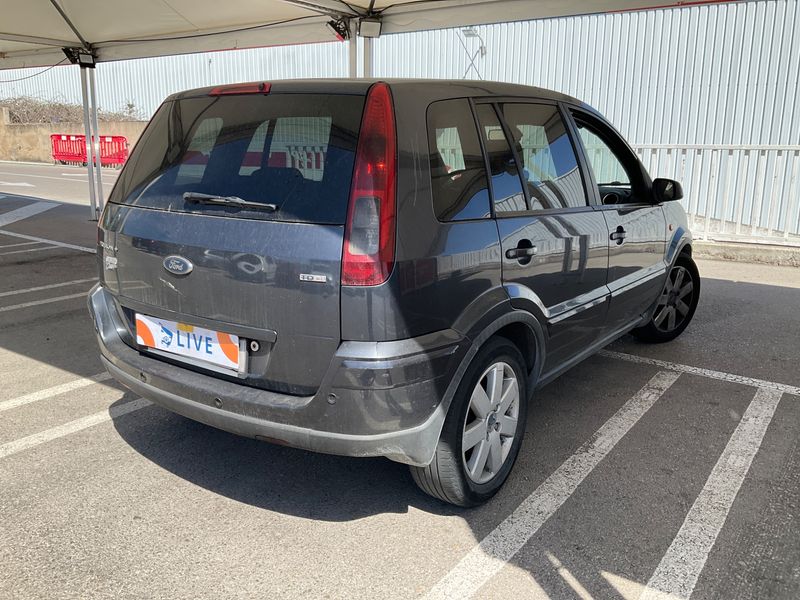 Ford Fusion 1.6 TDCi — zdjęcie 2