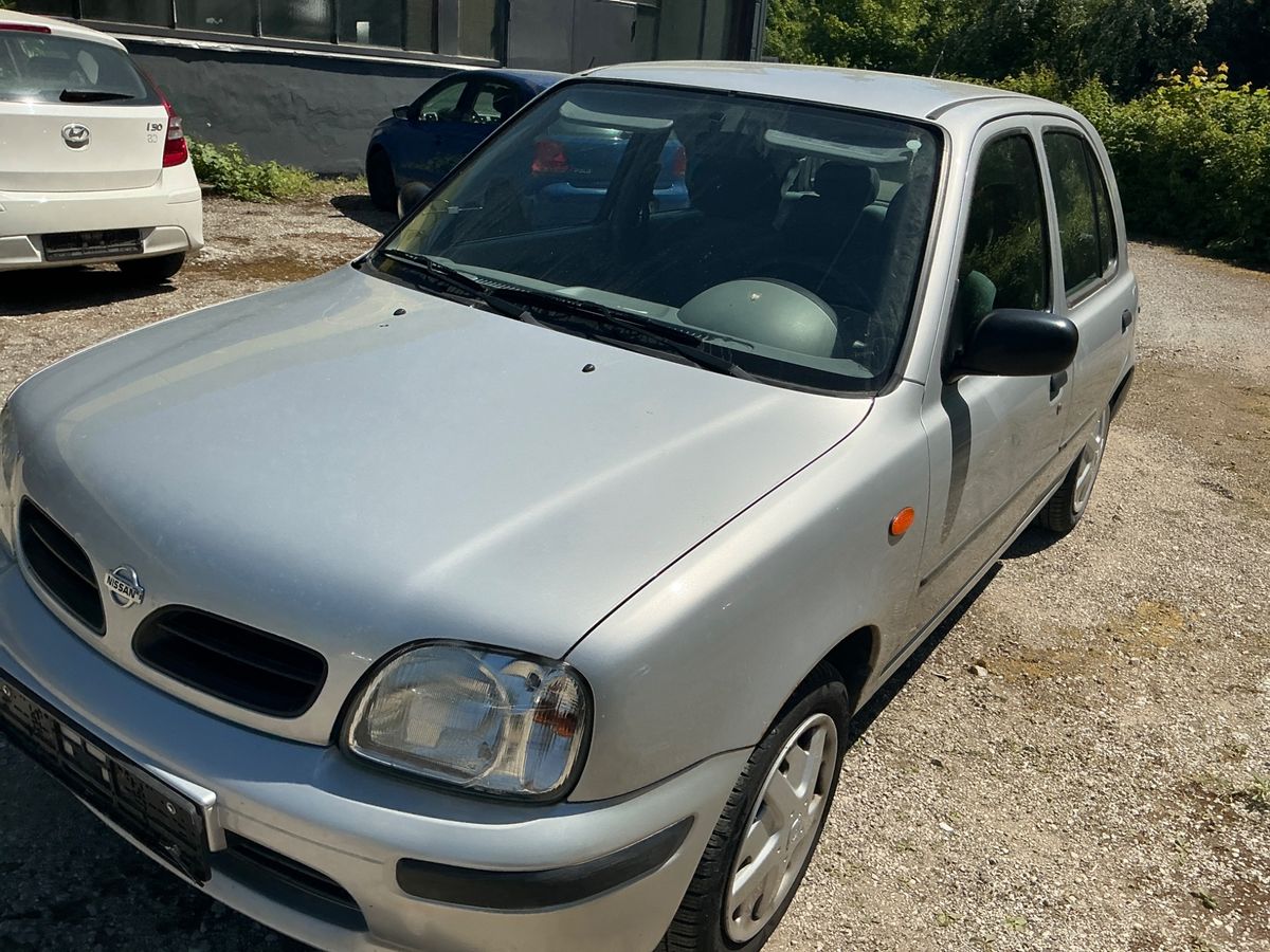 Nissan Micra 1.0 Night Fever