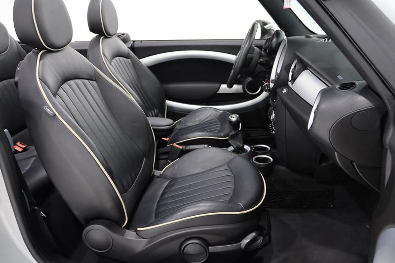 MINI Cabrio Cooper — zdjęcie 10