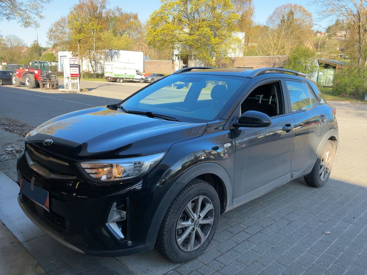 Kia Stonic 2021 — photo 1
