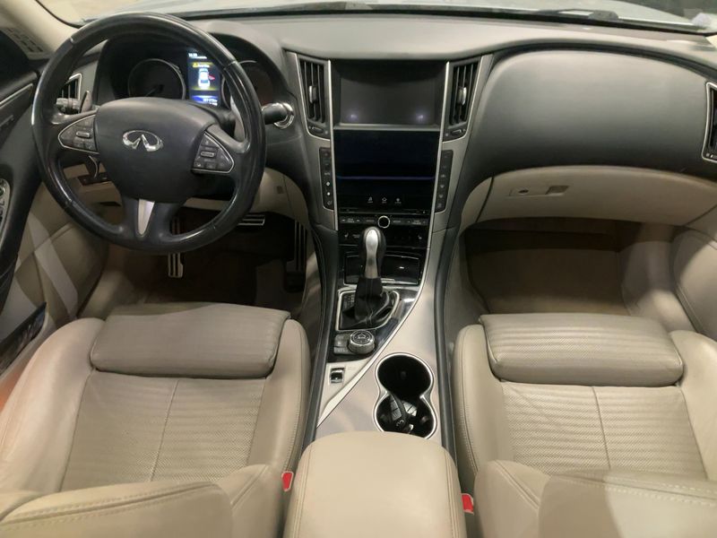 Infiniti Q50 2.0 Turbo Q50 Premium — zdjęcie 12