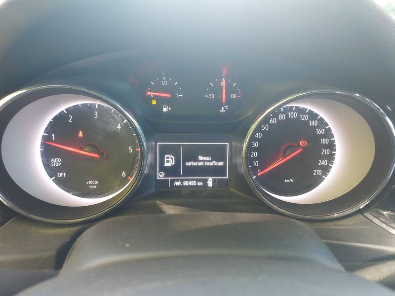 Opel Insignia 1.5 CDTI Business Edition — zdjęcie 12