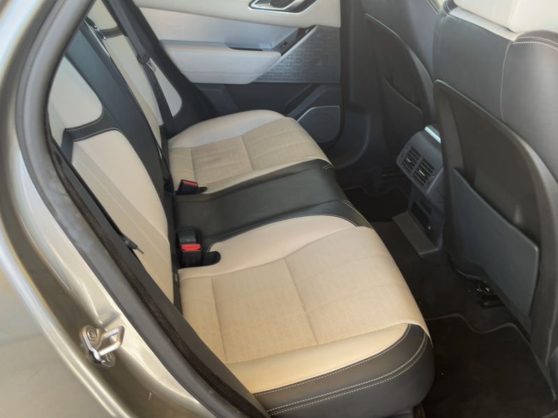 Land Rover Range Rover Velar 2.0 Diesel HSE R-Dynamic — zdjęcie 14