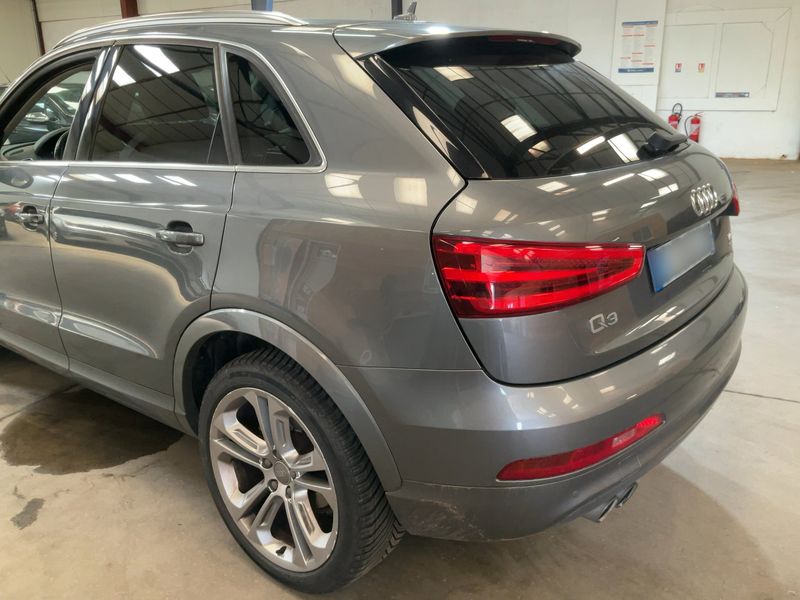 Audi Q3 2.0 TDI quattro Ambition Luxe — zdjęcie 3
