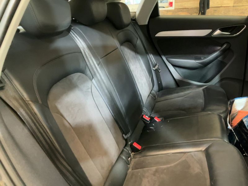 Audi Q3 2.0 TDI quattro Ambition Luxe — zdjęcie 14