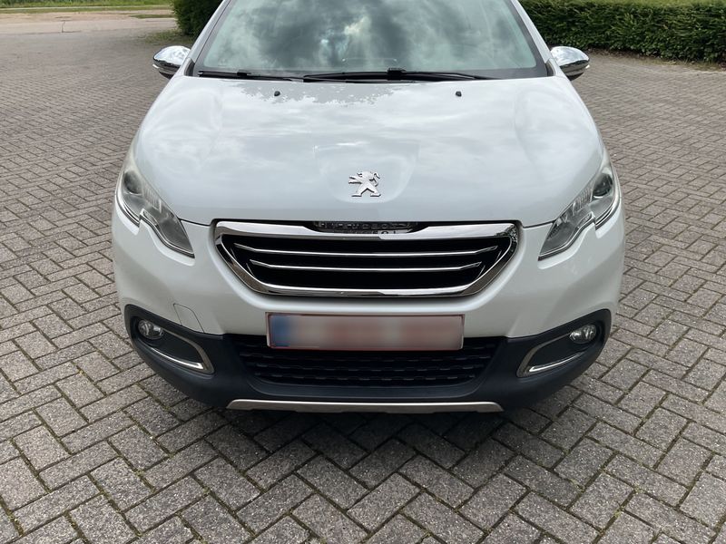 Peugeot 2008 1.6 e-HDi Allure — zdjęcie 9