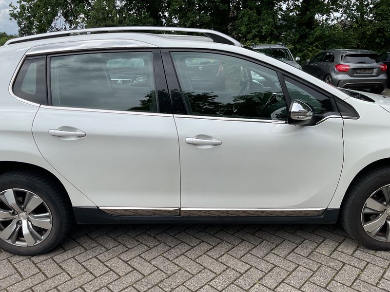 Peugeot 2008 1.6 e-HDi Allure — zdjęcie 7