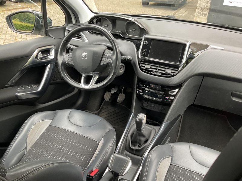 Peugeot 2008 1.6 e-HDi Allure — zdjęcie 12