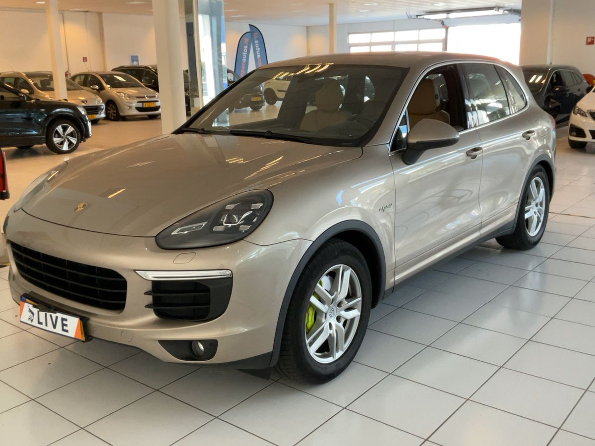 Porsche Cayenne S E-Hybrid