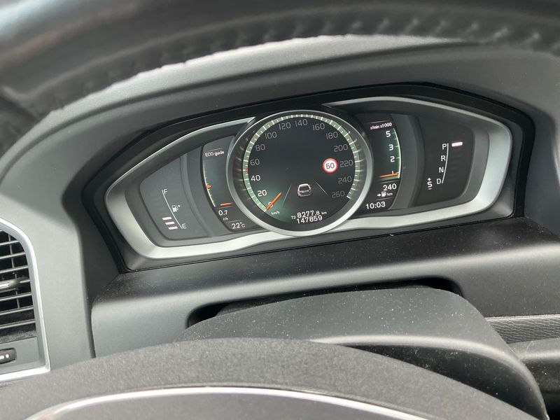 Volvo XC60 2.4 D4 Momentum AWD — zdjęcie 13