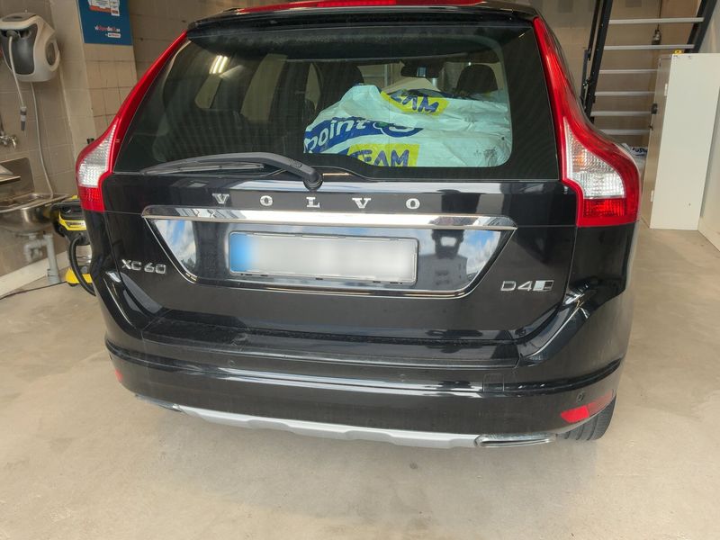 Volvo XC60 2.4 D4 Momentum AWD — zdjęcie 5