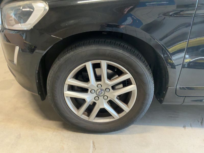 Volvo XC60 2.4 D4 Momentum AWD 2017 – снимка 3