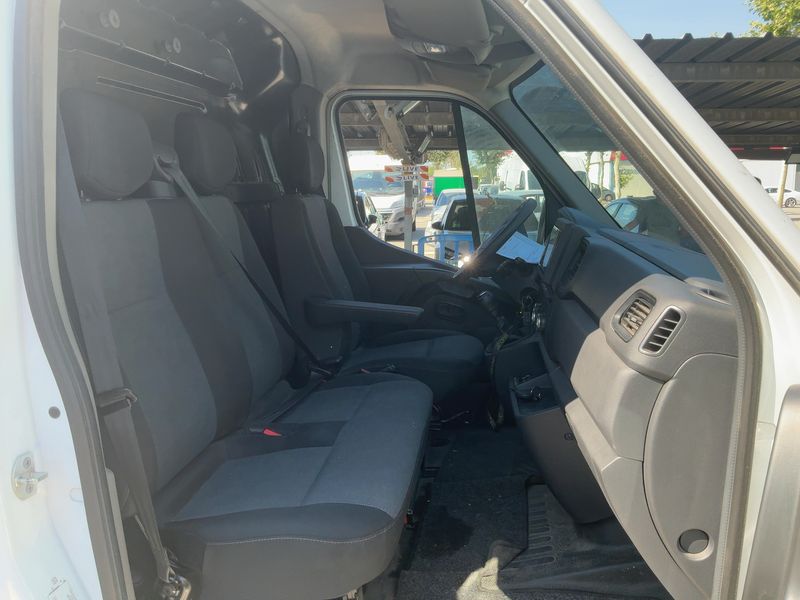 Nissan Interstar 2.3 dCi L3H2 3,5t Tekna FWD — zdjęcie 11