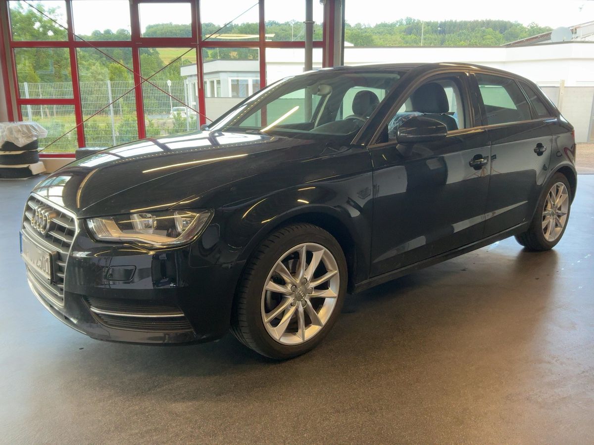 Audi A3 2015 — photo 1