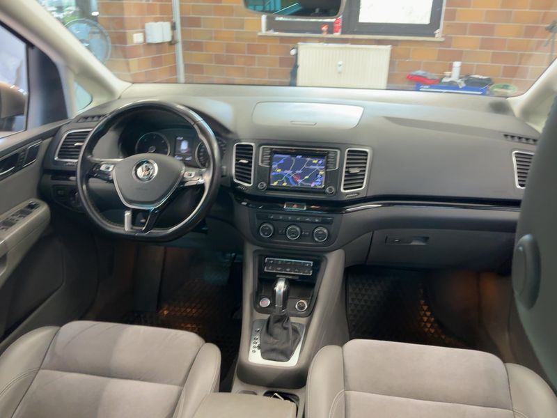 Volkswagen Sharan 2.0 TDI Highline BlueMotion Tech — zdjęcie 12
