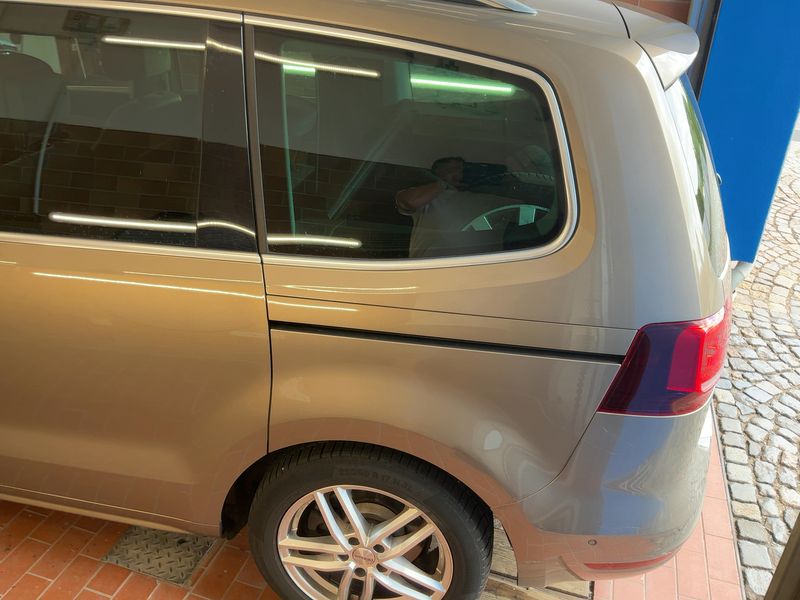 Volkswagen Sharan 2.0 TDI Highline BlueMotion Tech — zdjęcie 3