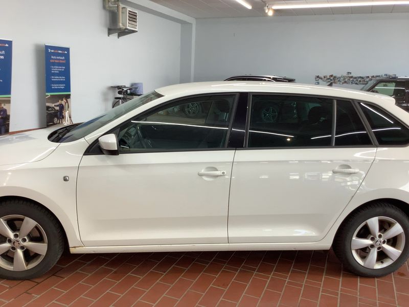 Skoda Rapid Spaceback 1.2 TSI Ambition — zdjęcie 4