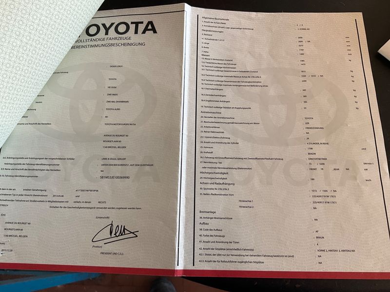 Toyota Auris 1.8 Hybrid START Edition — zdjęcie 16