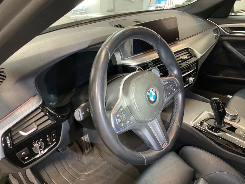 BMW 5er 520d M Sport 2019 – снимка 30