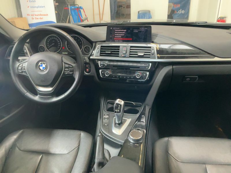 BMW 3er 320i 2018 – снимка 17