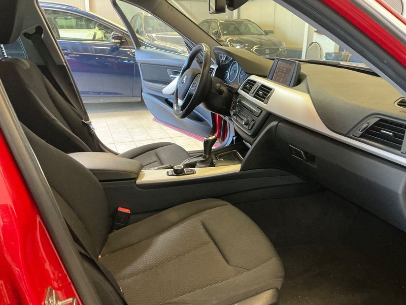 BMW 3er 320i 2013 – снимка 16