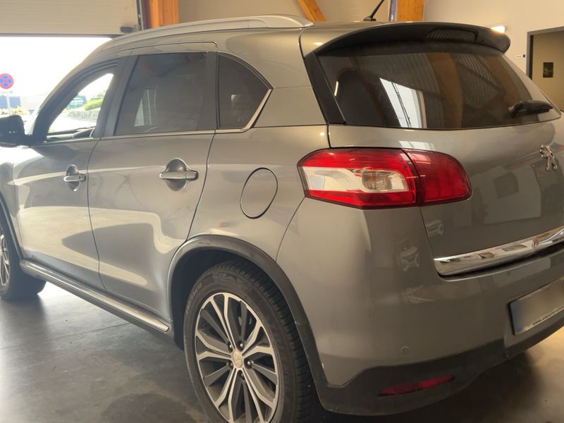 Peugeot 4008 1.8 HDi — zdjęcie 3