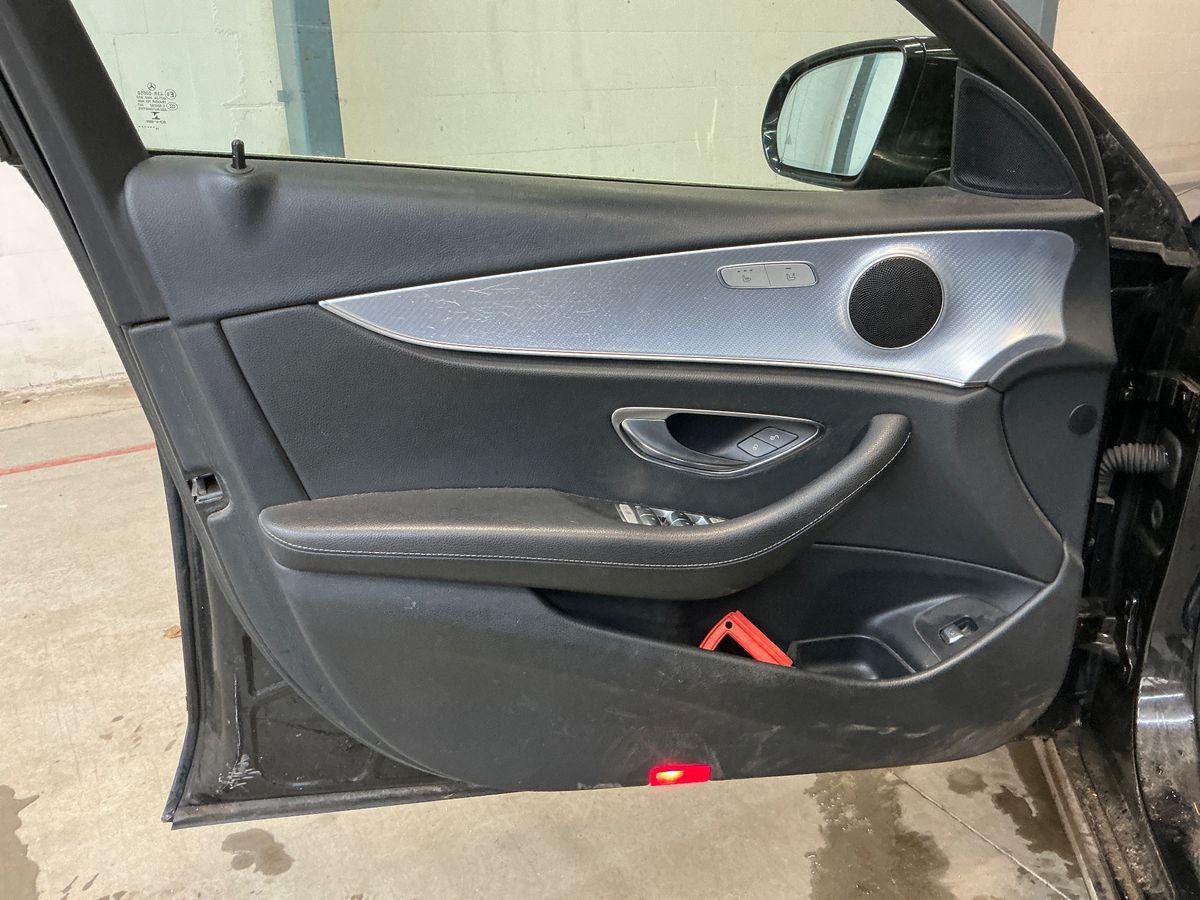 Mercedes-Benz E-Klasse 2019 — photo 24