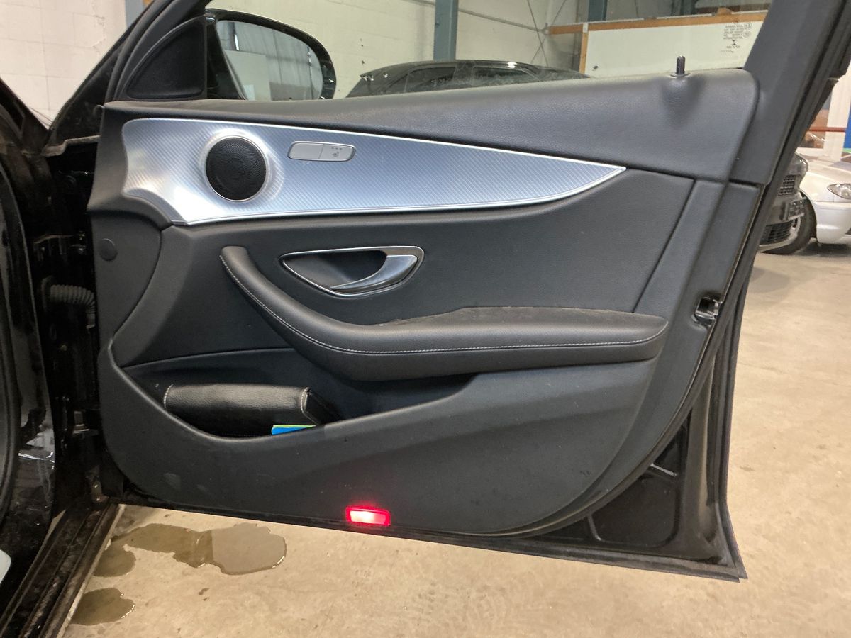 Mercedes-Benz E-Klasse 2019 — photo 25