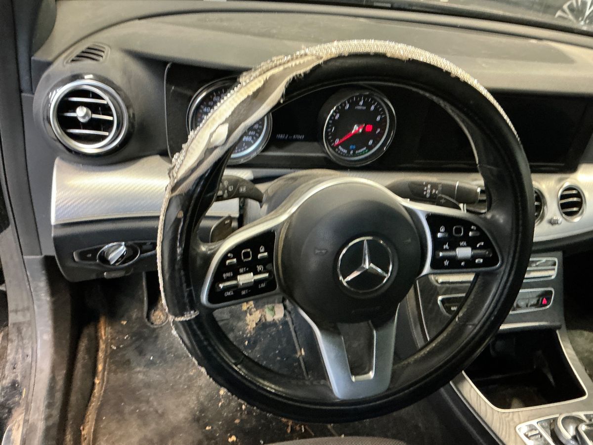 Mercedes-Benz E-Klasse 2019 — photo 29