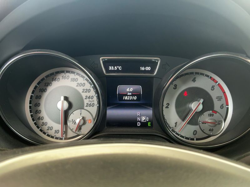 Mercedes-Benz GLA-Klasse GLA 200 d Urban — zdjęcie 13