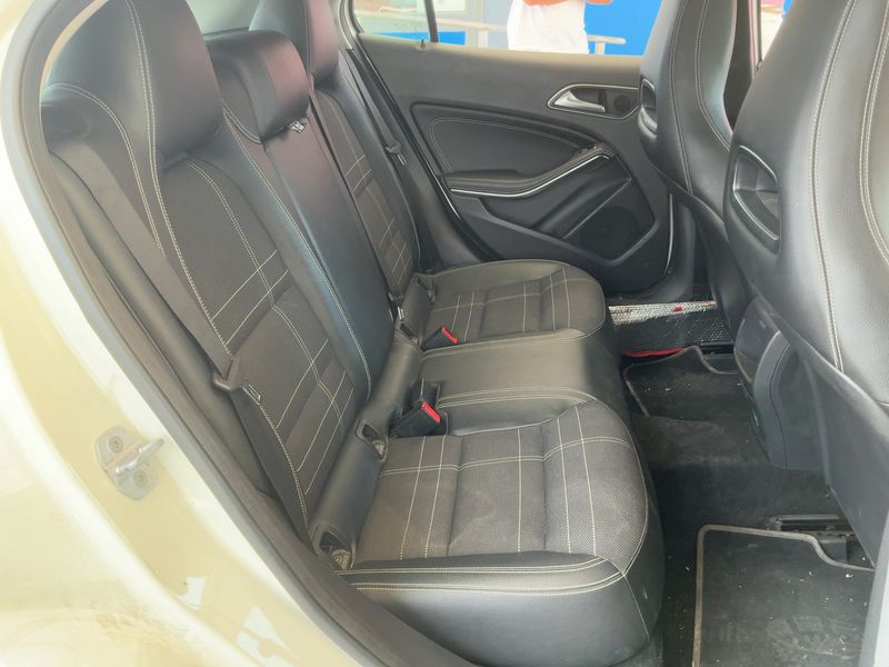 Mercedes-Benz GLA-Klasse GLA 200 d Urban — zdjęcie 14