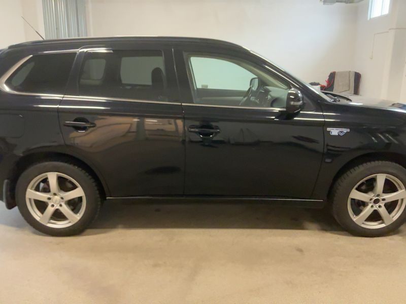 Mitsubishi Outlander 2.0 PHEV Motion 4WD 2014 – снимка 10