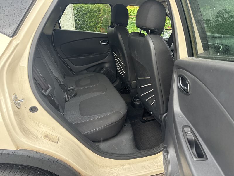 Renault Captur 1.2 TCe Energy Crossborder — zdjęcie 14