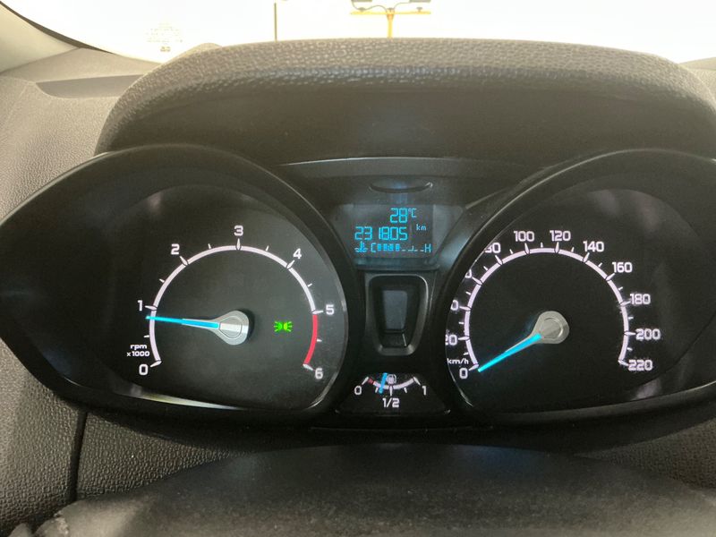 Ford EcoSport 1.5 TDCi Titanium — zdjęcie 13