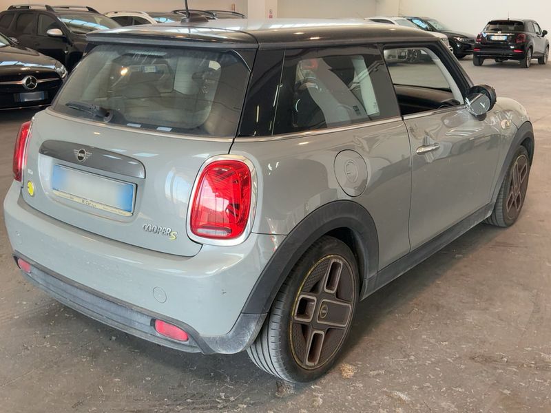 MINI Cooper SE Trim S — zdjęcie 6