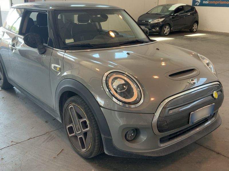 MINI Cooper SE Trim S — zdjęcie 8