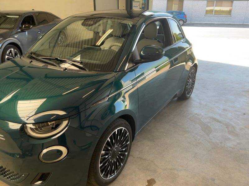 Fiat 500e electric drive 87 kW 3+1 La Prima — zdjęcie 2