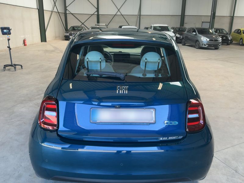 Fiat 500e electric drive 87 kW 3+1 La Prima — zdjęcie 5