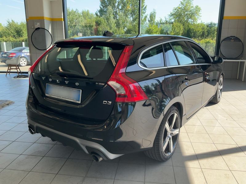 Volvo V60 2.0 D3 R-Design 2018 – снимка 8